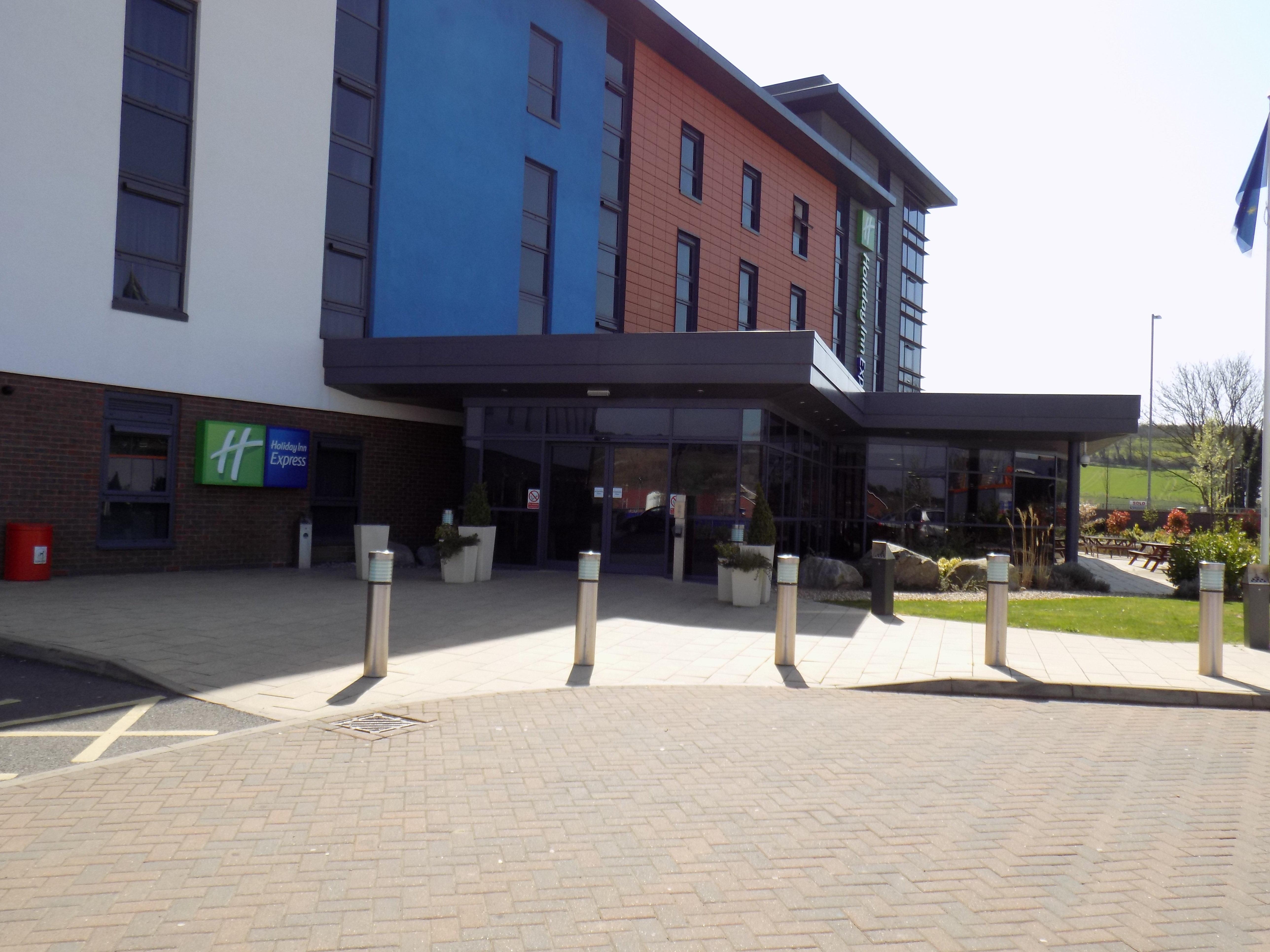 Holiday Inn Express Dunstable, An Ihg Hotel Exteriér fotografie