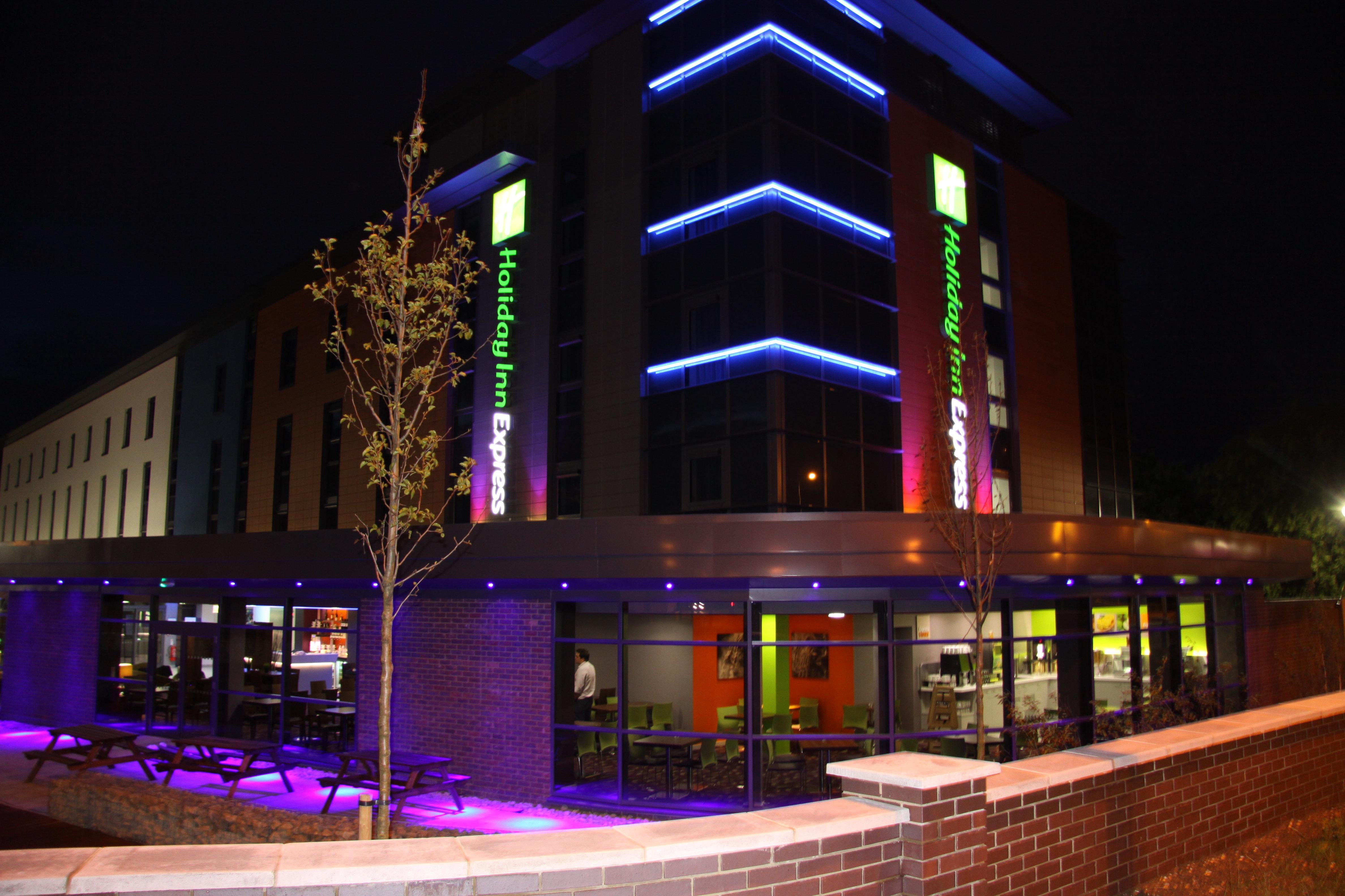 Holiday Inn Express Dunstable, An Ihg Hotel Exteriér fotografie