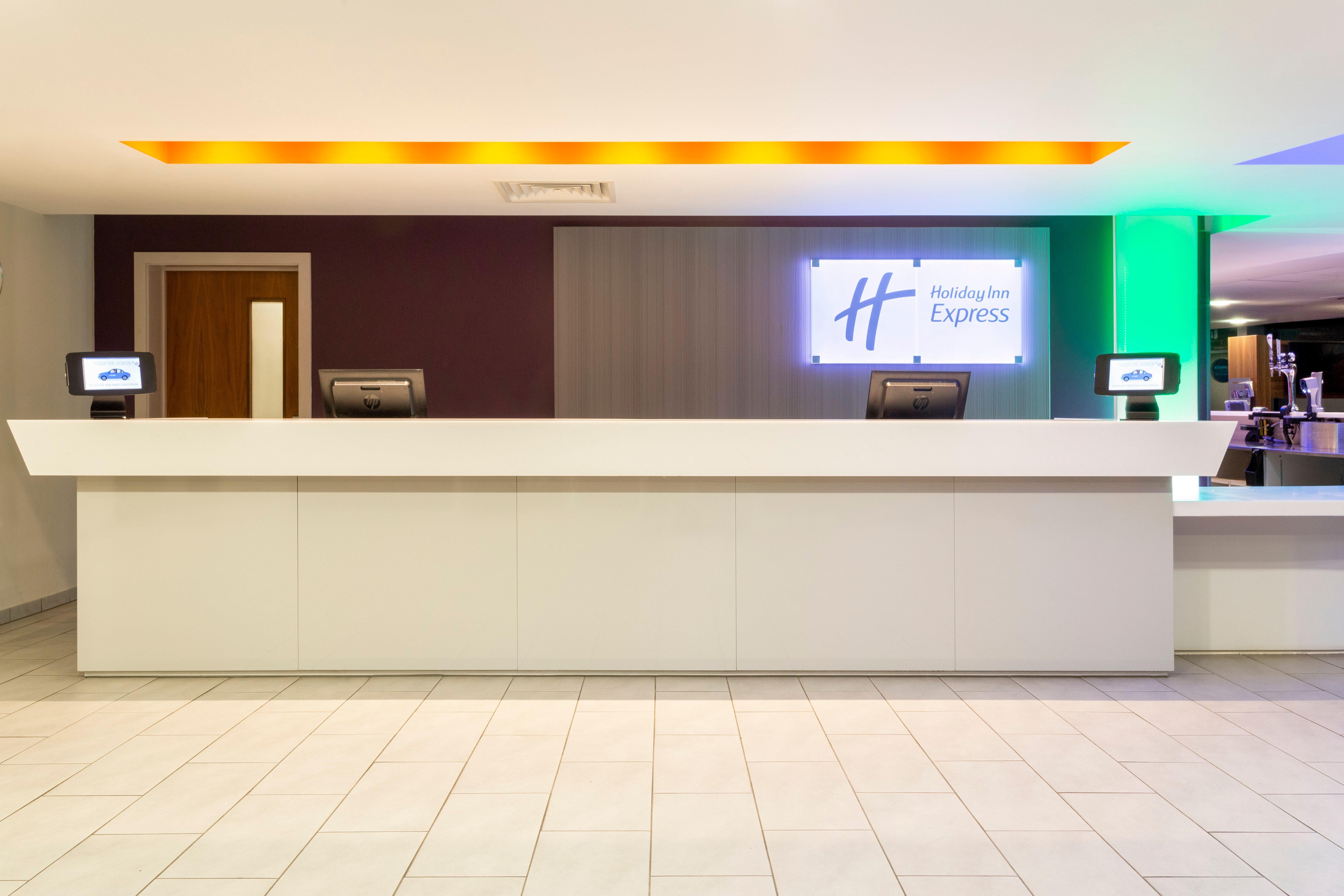 Holiday Inn Express Dunstable, An Ihg Hotel Exteriér fotografie