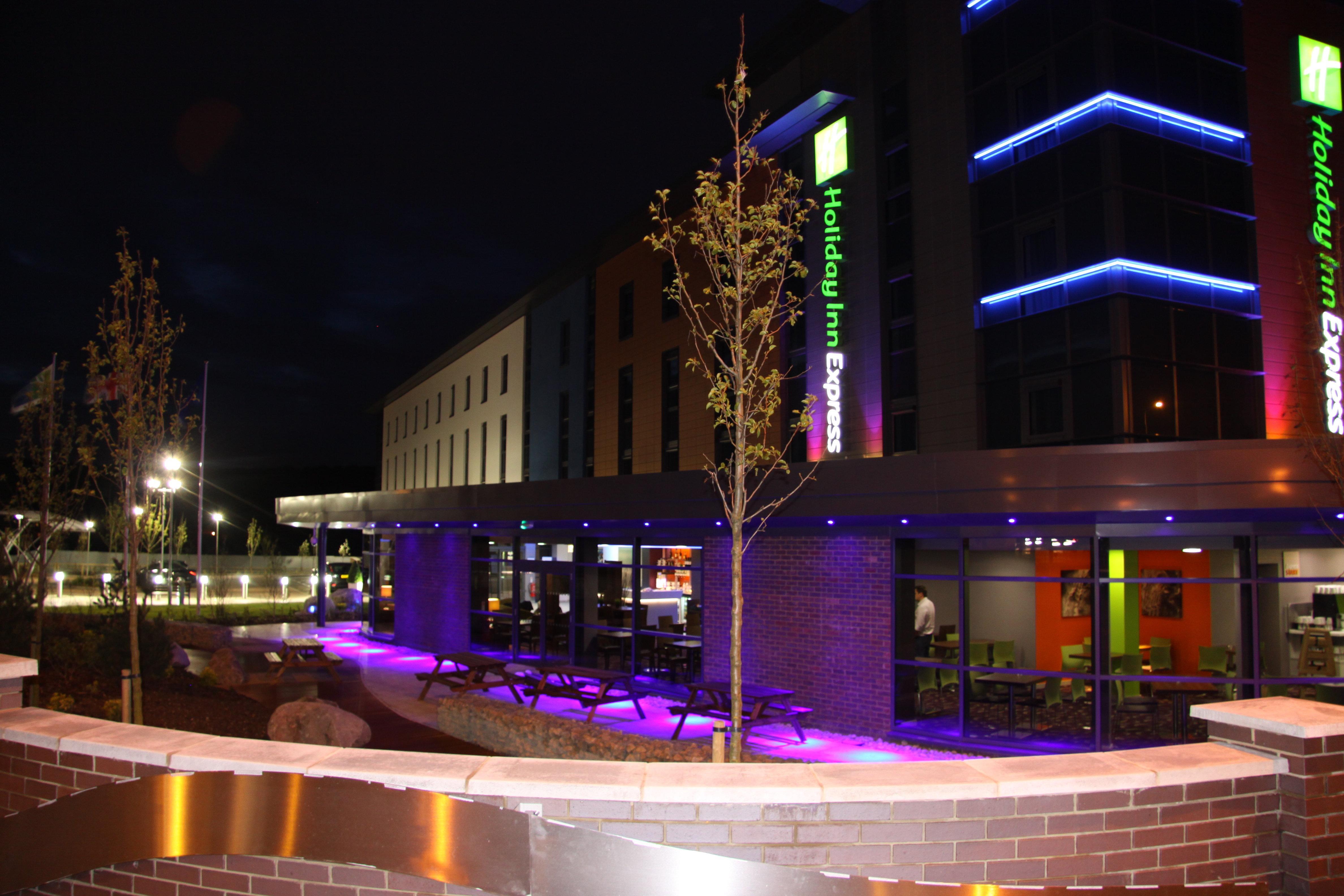 Holiday Inn Express Dunstable, An Ihg Hotel Exteriér fotografie