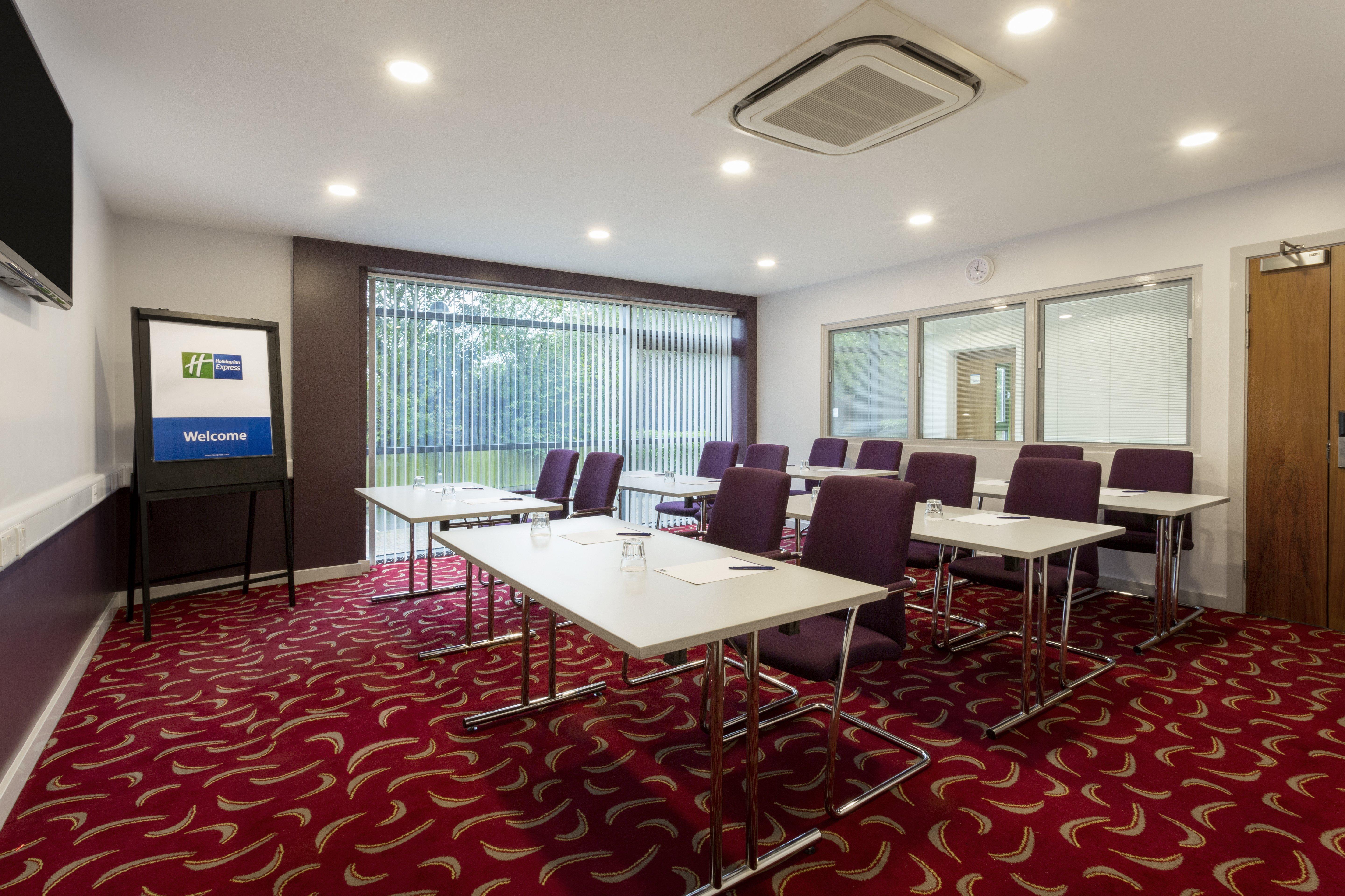 Holiday Inn Express Dunstable, An Ihg Hotel Exteriér fotografie